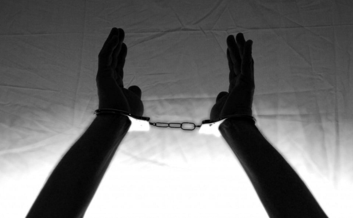 Пьяная сахалинка пнула полицейского и получила 2 года колонии