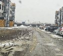 В Южно-Сахалинске ЖК "Большая Полянка" тонет в грязи: жители просят привести дорогу в порядок