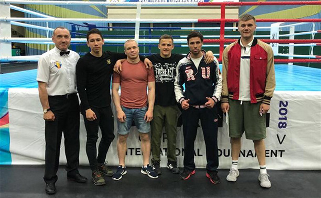 Боксеры с Сахалина взяли три медали на чемпионате ДФО