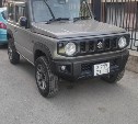 В Южно-Сахалинске ищут свидетелей аварии, в которой кто-то повредил Suzuki Jimny и уехал