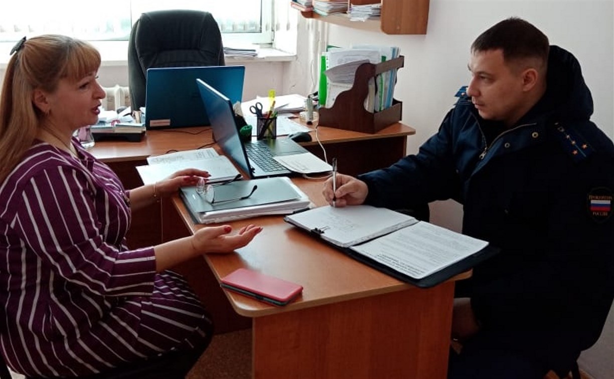 Сахалинская прокуратура оперативно отреагировала на историю педагога, которого выселяют из "аварийки"