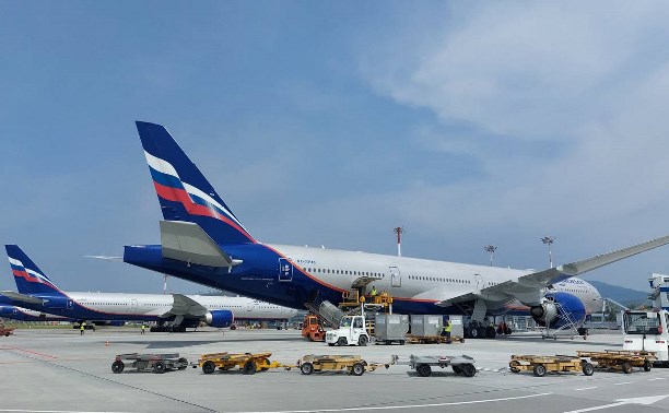 Впервые в аэропорту Южно-Сахалинска встретились сразу три "Боинга"