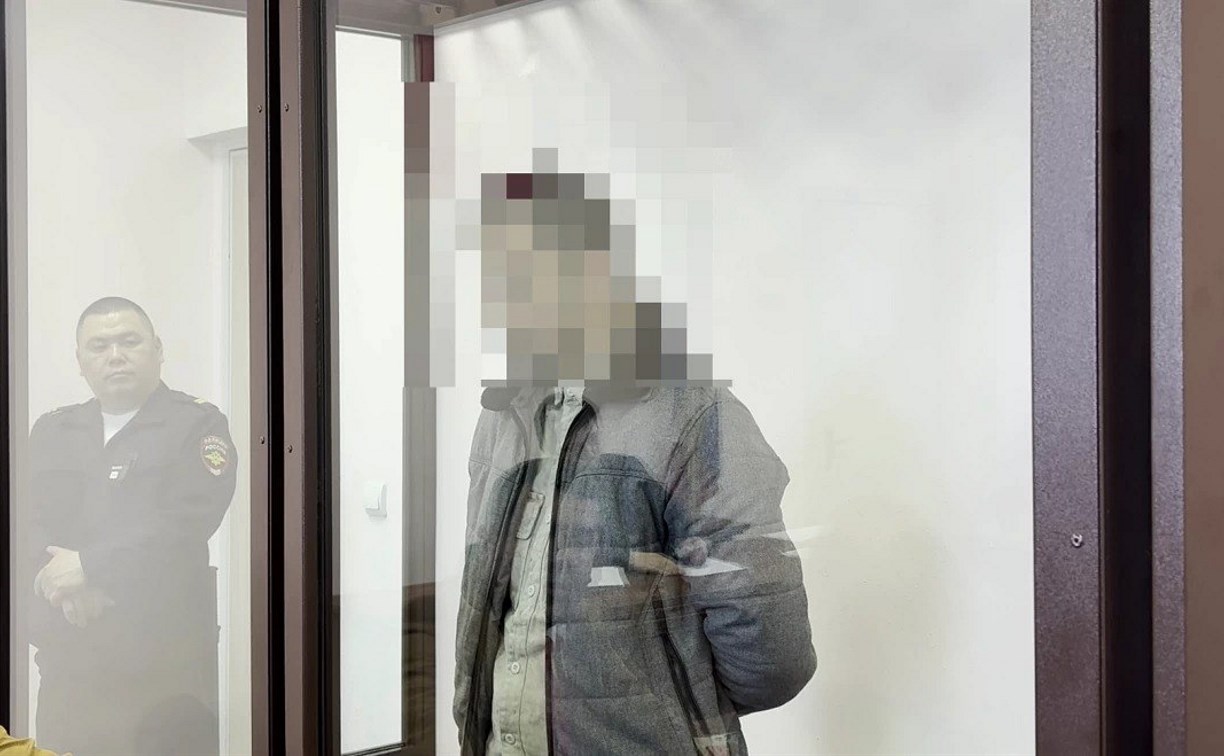 На Сахалине взят под стражу мигрант-нелегал, ранивший ножом земляка и попытавшийся улететь на родину
