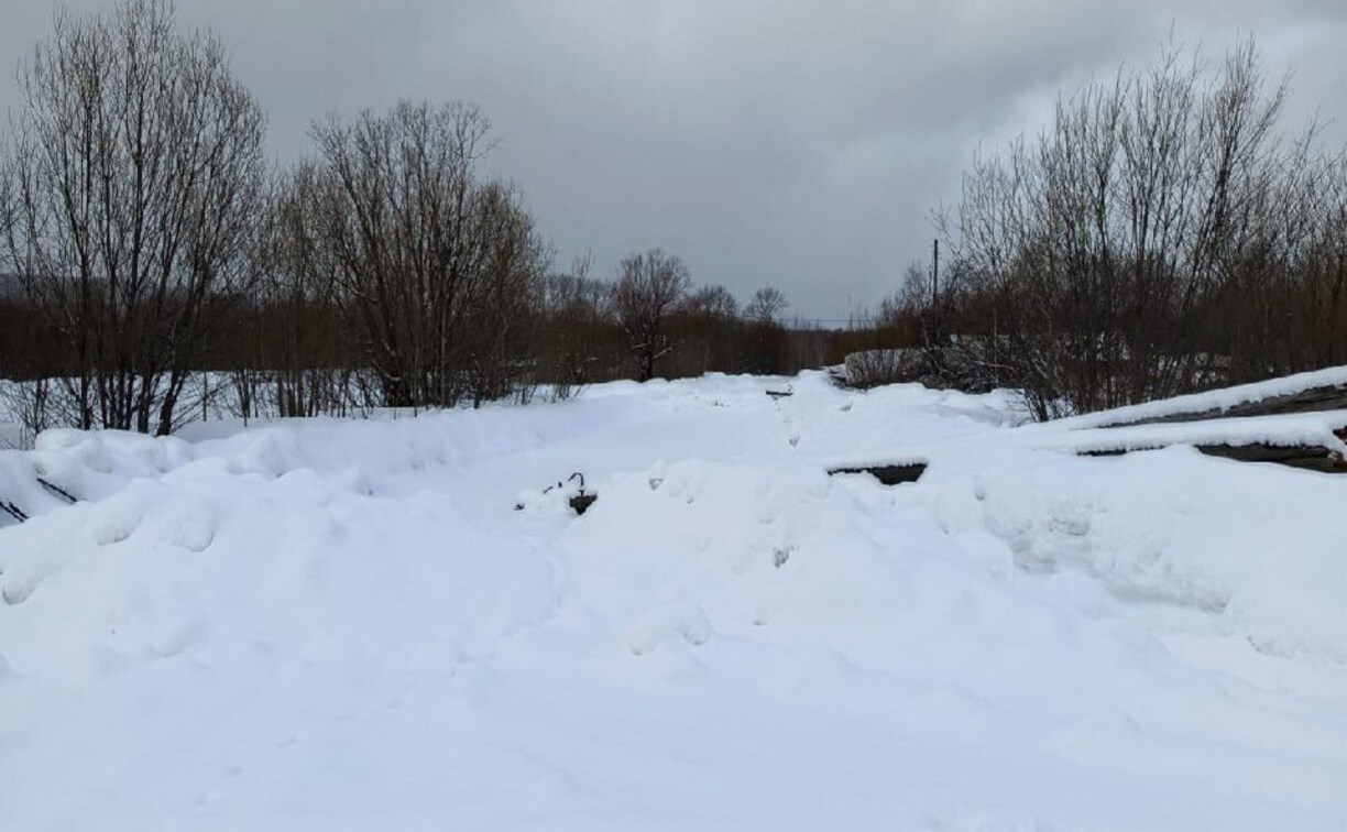 В Тымовском районе упала опора ЛЭП 