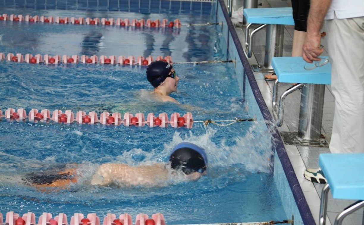 В Южно-Сахалинске стартовали областные соревнования по плаванию