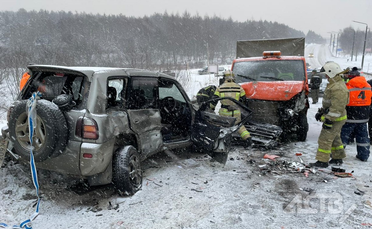 Водитель потерял сознание: появились фотографии жёсткого ДТП в Первой Пади
