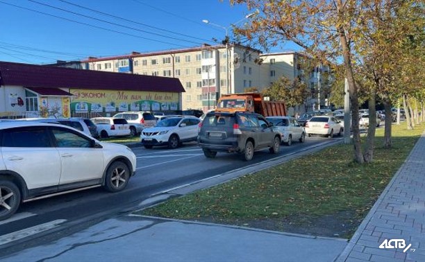 "Колом в обе стороны": транспортный коллапс сковал Южно-Сахалинск