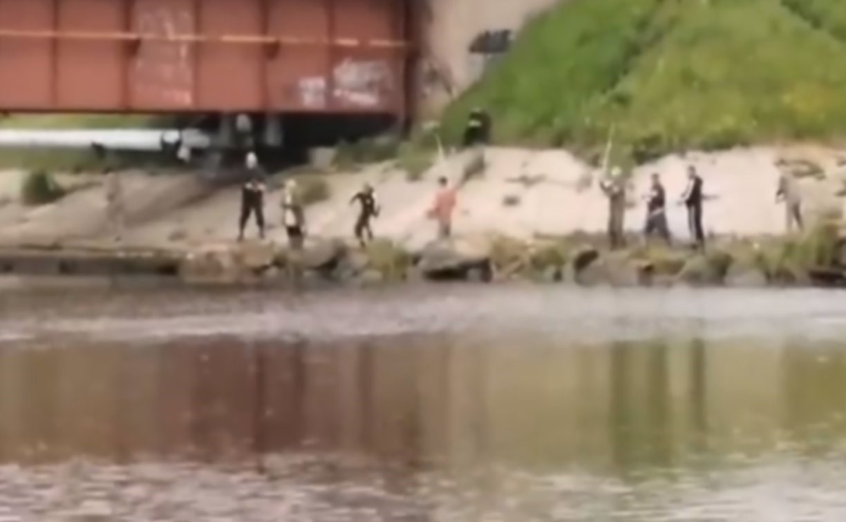 "Когда ж вы нажрётесь?": очевидец снял видео массовой рыбалки на Таранае