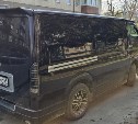 Несовершеннолетний на самокате врезался в минивэн и скрылся с места ДТП в Южно-Сахалинске