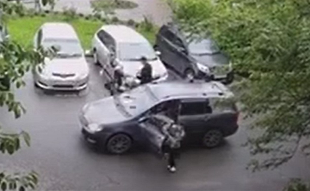 Подростки в Южно-Сахалинске угнали авто и нарвались на ГИБДД: погоня попала на видео