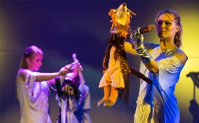 В честь 35-летия театра кукол его артисты подарили сахалинцам праздничное шоу