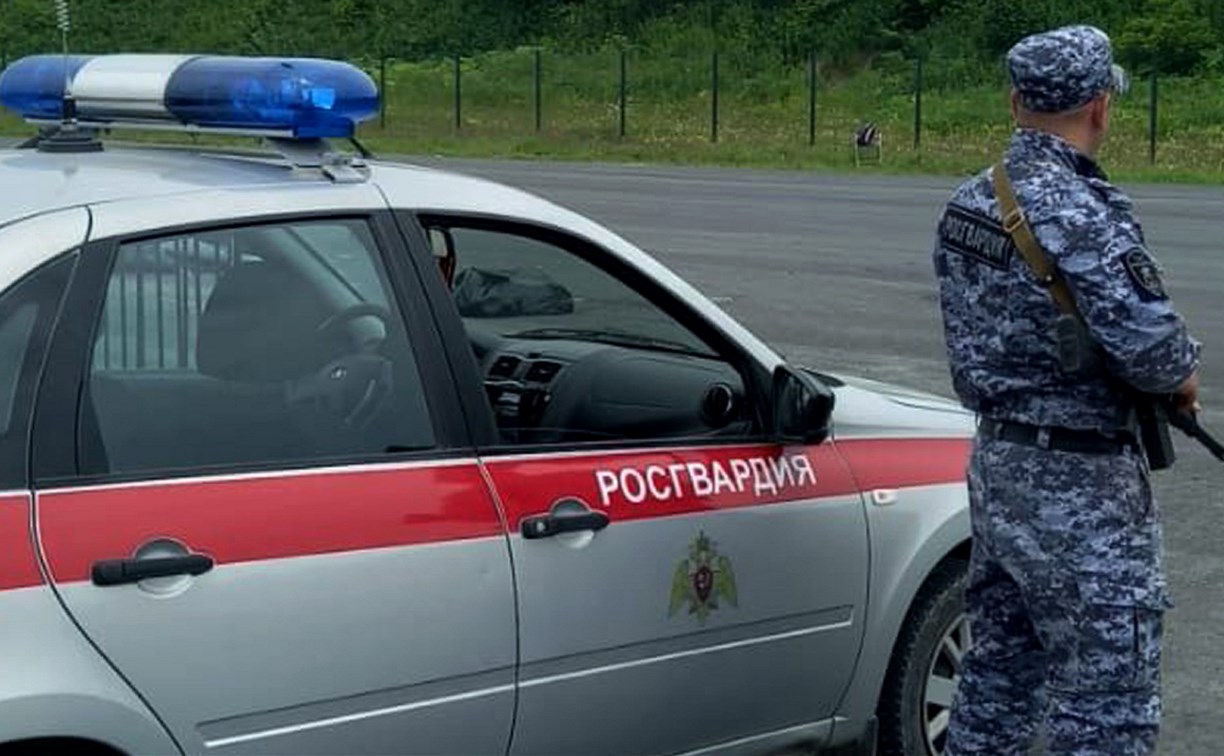 Росгвардия задержала женщину, пытавшуюся украсть алкоголь ранним утром