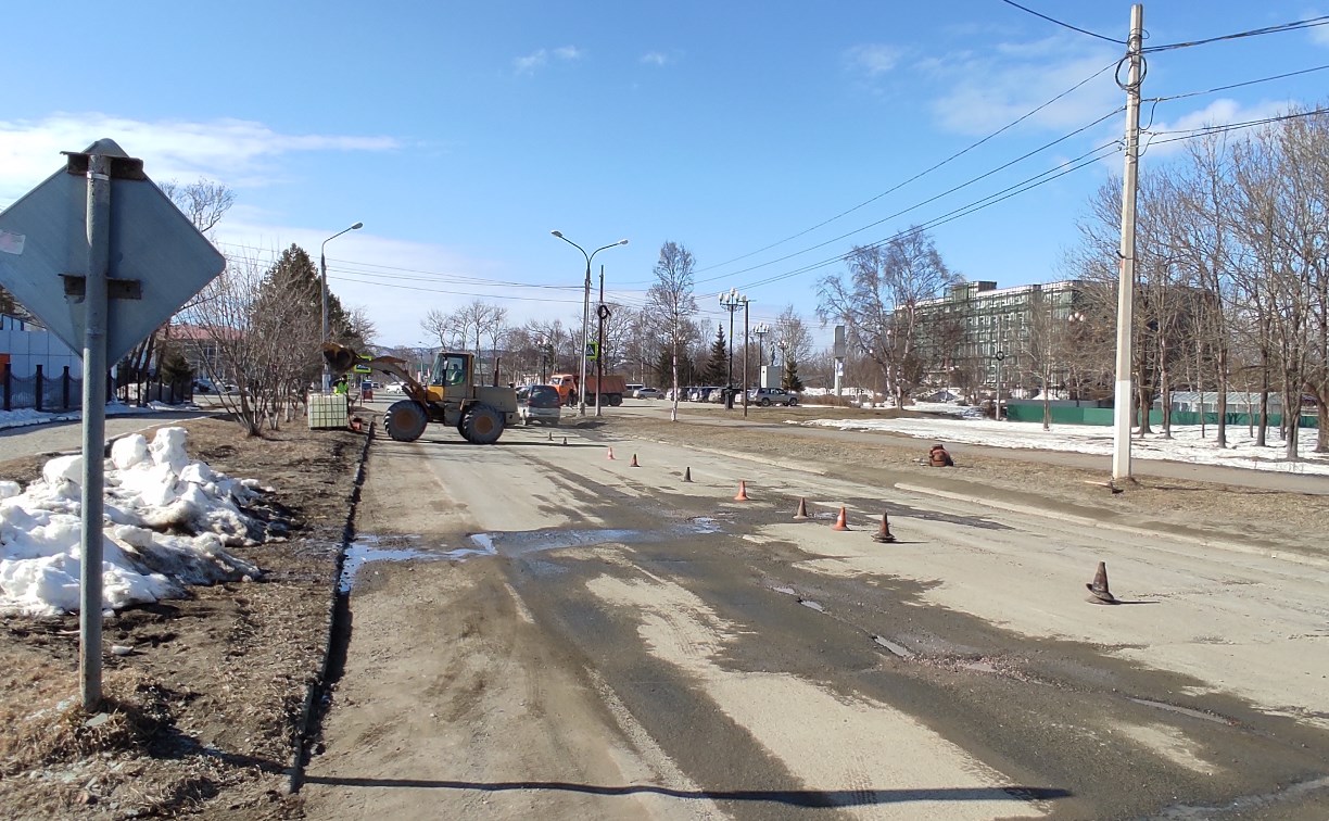 Больше 230 млн рублей потратят на ремонт дорог в Анивском районе