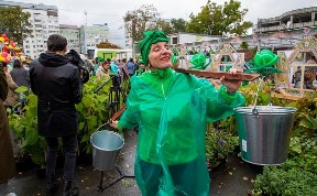 Картофелем с салом угостили посетителей ярмарки "Золотая осень Сахалина"