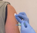 Школьникам на Сахалине сделали прививку от гриппа, несмотря на письменный отказ родителей