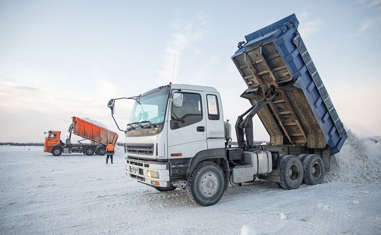 На полигоны Южно-Сахалинска вывезли уже 250 тысяч кубометров снега