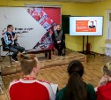 Сахалинские добровольцы расспросили «Волонтера года», как все совместить в жизни