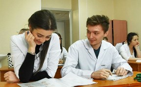 Студенты-медики прилетели на Сахалин учиться и присматриваться к будущей работе