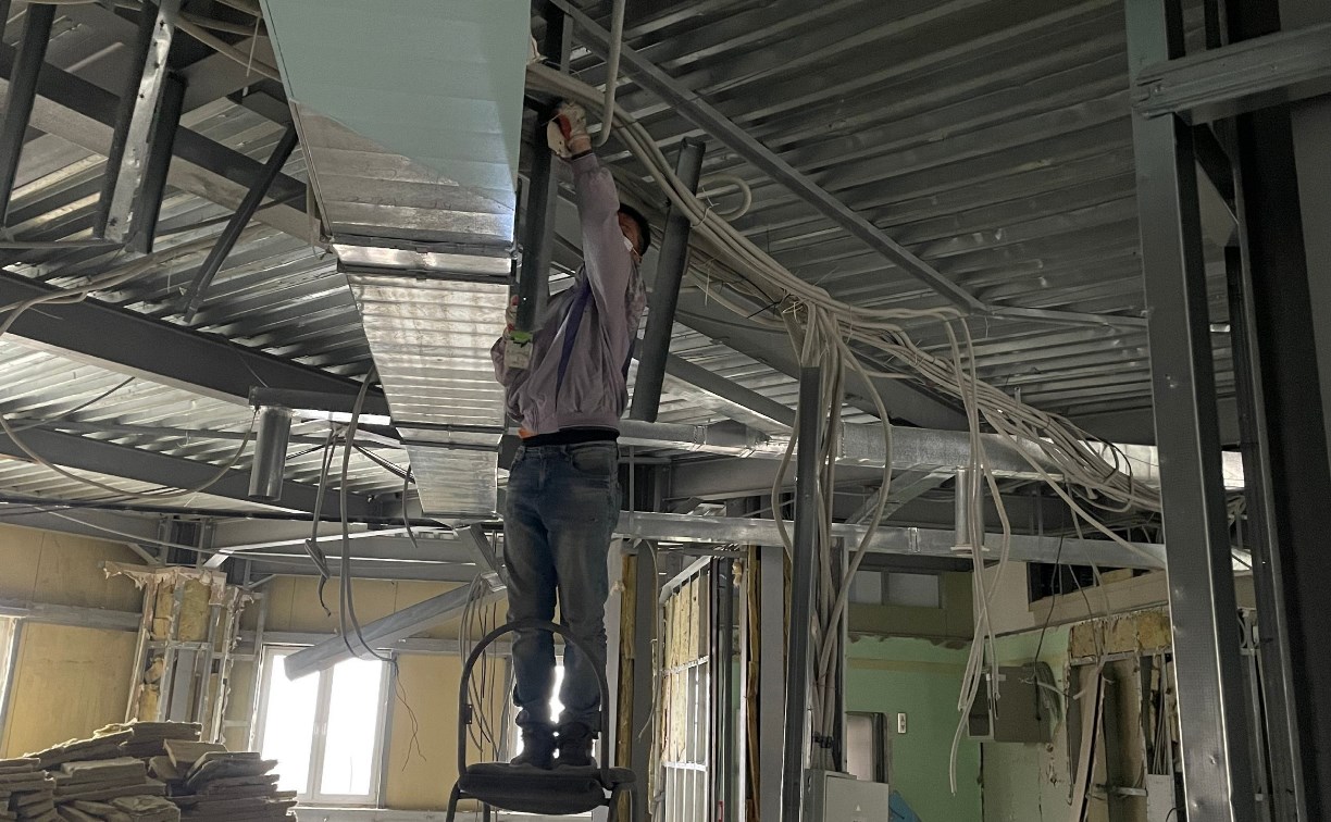 Второй этап капитального ремонта поликлинического отделения Корсаковской ЦРБ начался в этом году