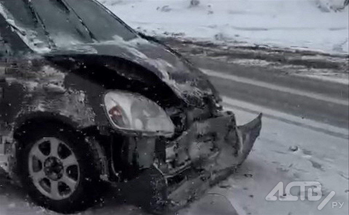 Очевидцев столкновения Dodge RAM и Toyota Vitz ищут в Южно-Сахалинске