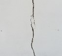 После землетрясения на Сахалине по стенам сельской школы поползли трещины