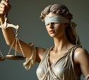 Сахалинку обвиняют в краже средств со счёта погибшего в зоне СВО мужчины