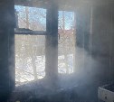 В многоквартирном доме в Охе загорелась кухня 