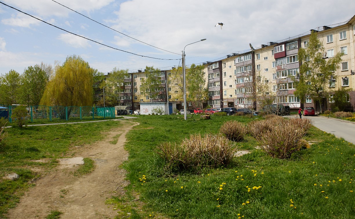 Больше 600 дворов отремонтируют в Южно-Сахалинске к сентябрю