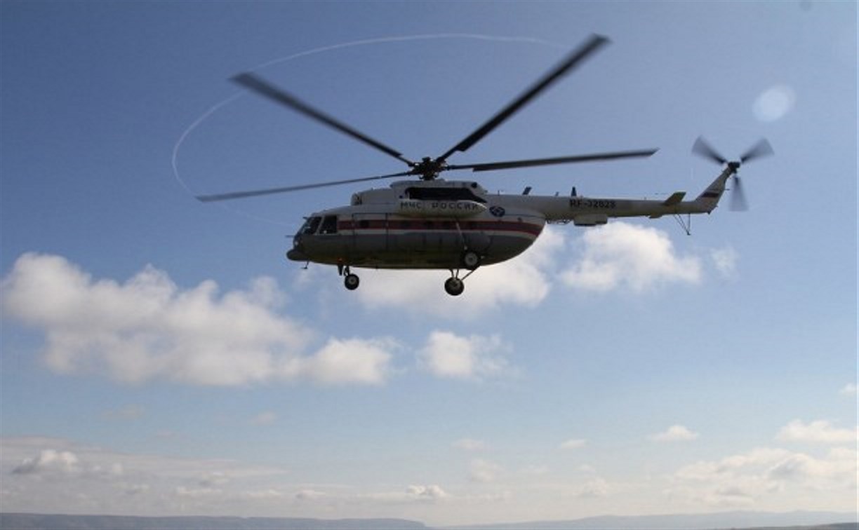 Вертолёт МЧС доставил пациента из Углегорска в Южно-Сахалинск
