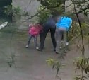 Жители Холмска сняли на видео, как воспитатель детского сада срывается на ребёнке
