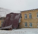 Крышу дома культуры в Чехове сорвало ветром