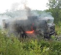 Самосвал со стройматериалами сгорел в Макаровском районе