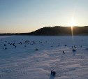 На Сахалине с дрона показали тех, кто рискнул жизнью и вышел на дрейфующий лёд