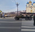 В Южно-Сахалинске для генеральной репетиции парада 6 и 7 мая ограничат движение и парковку