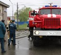 В Углегорске загорелся подъезд жилого дома