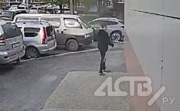 "У одного бита, а у другого — пистолет": южносахалинка показала на видео досуг подростков