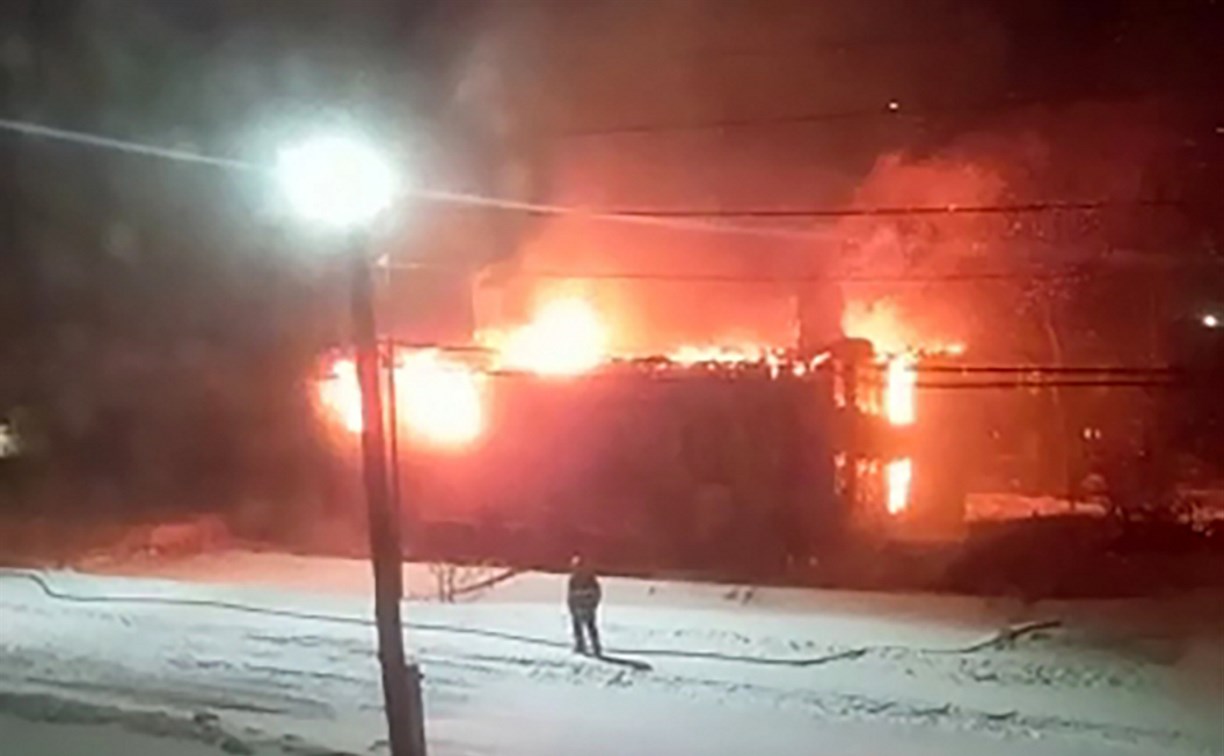 Два человека погибли и двое пострадали при пожаре в Углегорске