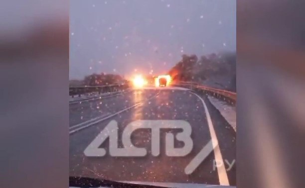 УАЗ загорелся на трассе в Макаровском районе