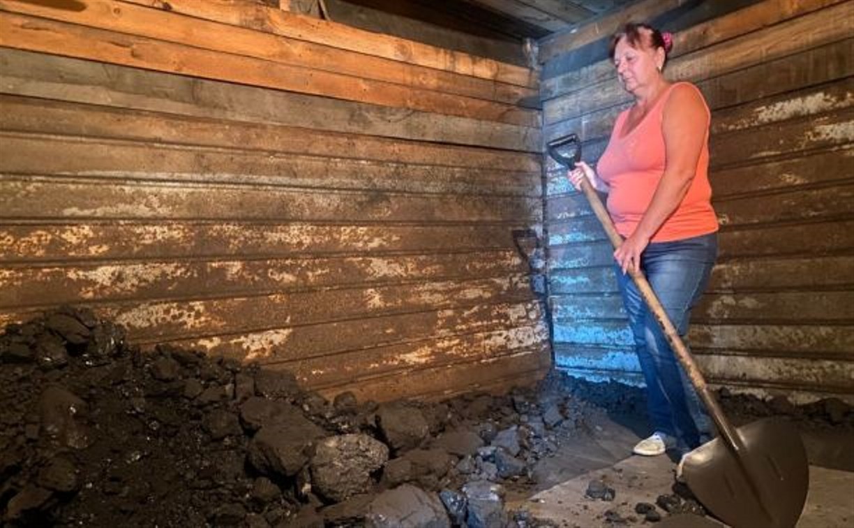 Пенсионерка-инвалид в Южно-Сахалинске не может купить уголь на зиму