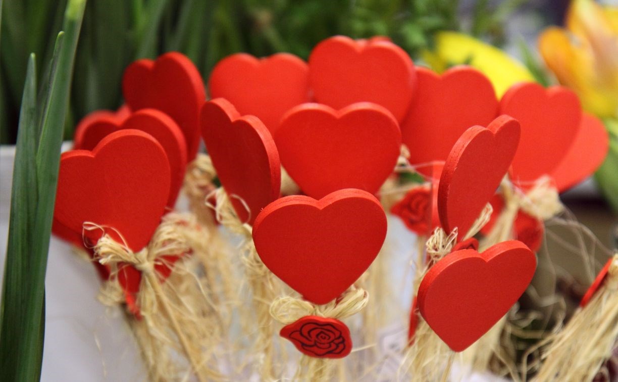 Россияне назвали самые популярные подарки ко Дню святого Валентина