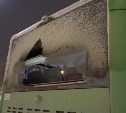 Подростки в Южно-Сахалинске бросили камень в пассажирский автобус и разбили стекло