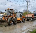 В Южно-Сахалинске приводят в порядок грунтовые дороги