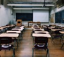 "На встречу пришли три человека": в СахГУ прокомментировали претензии педагогов колледжа к зарплате