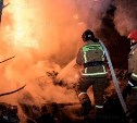 Пятеро пожарных спасали от огня баню в Ново-Александровске