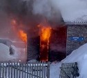 Появились фото и видео с места крупного пожара в Березняках