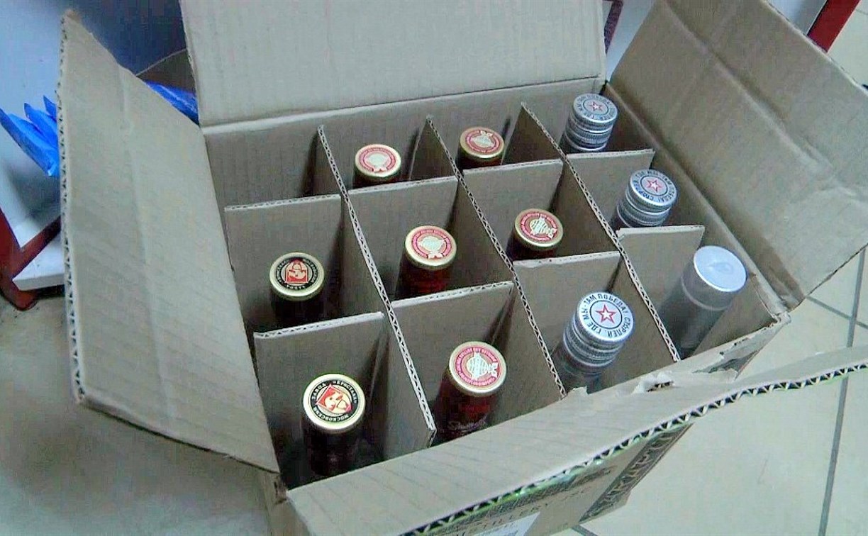 Больше тысячи бутылок алкоголя изъяли полицейские в Южно-Сахалинске