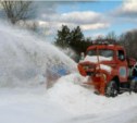 Почти 200 единиц техники очищали Южно-Сахалинск от снега