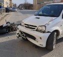 Мотоциклист пострадал, столкнувшись с Toyota Cami в Корсакове