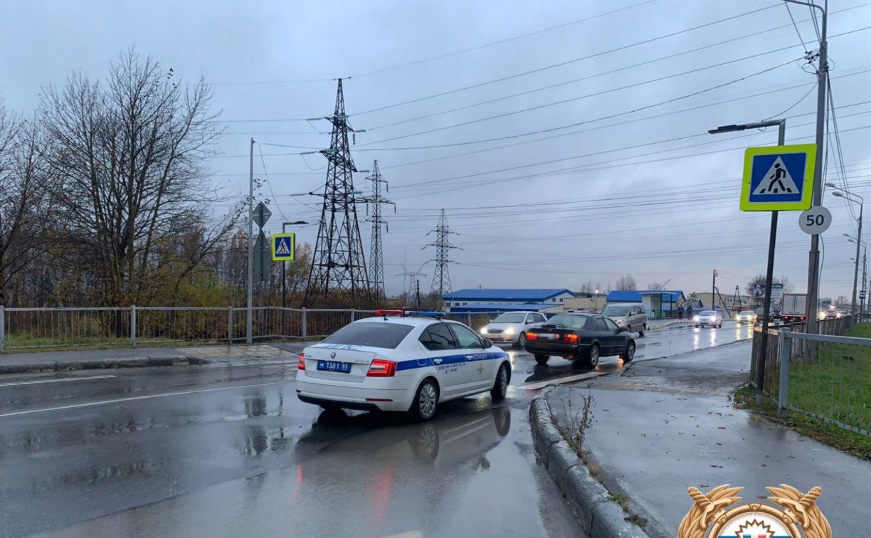 Toyota Camry сбила 23-летнего пешехода на "зебре" в Южно-Сахалинске