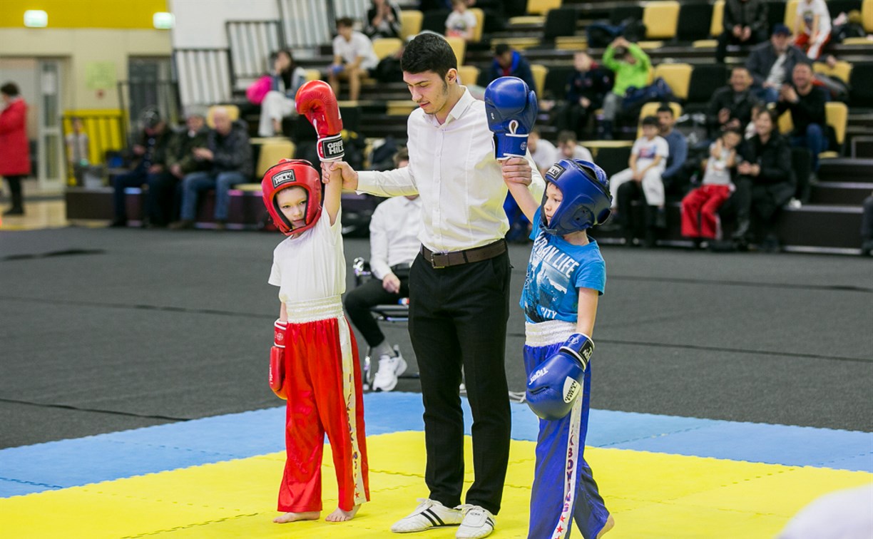 Около 90 сахалинских спортсменов боролись за победу на соревнованиях по кикбоксингу 